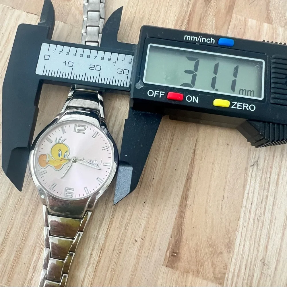 Looney tunes tweety bird ladies silver tone fashion watch NEW BATTERY